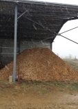 tas de plaquettes de bois sèche